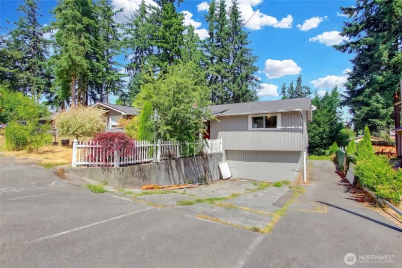 Property photo for 201 E Beech Street, Everett photo 2