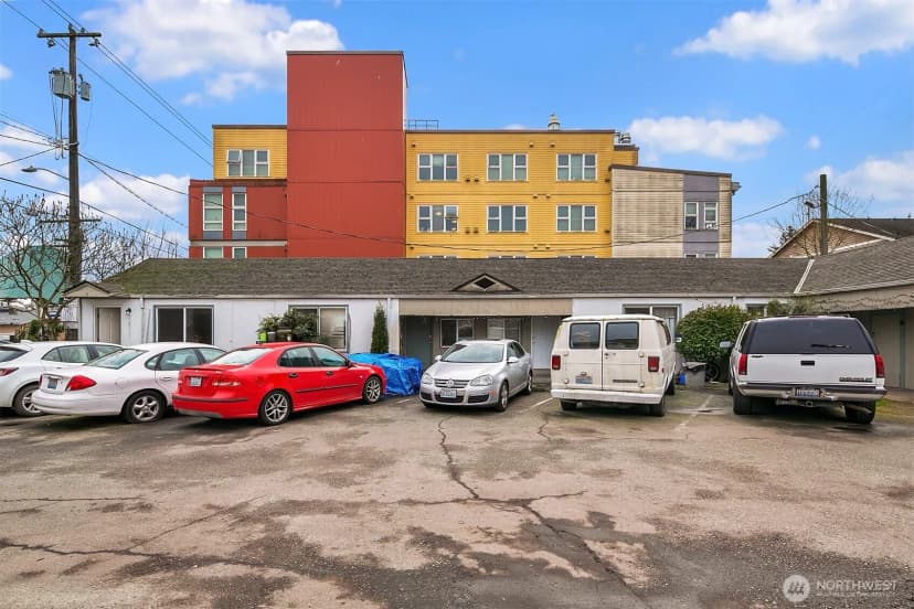 Property photo for 10531 Aurora Avenue N, Seattle photo 6