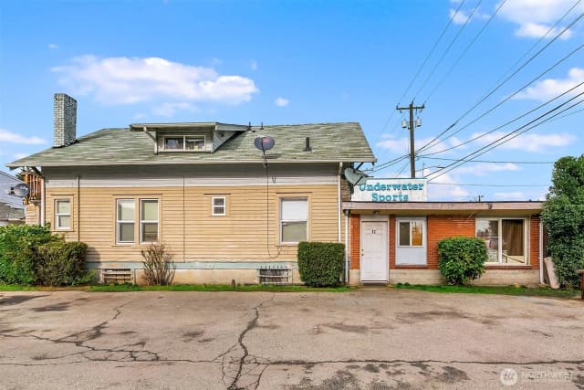 Property photo for 10531 Aurora Avenue N, Seattle photo 5