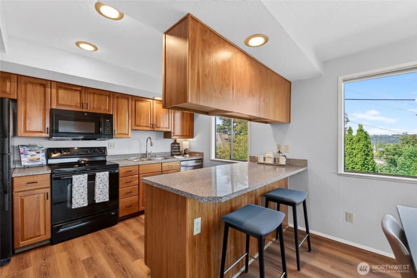 Property photo for 317 Kennebeck Avenue S #104, Kent photo 8