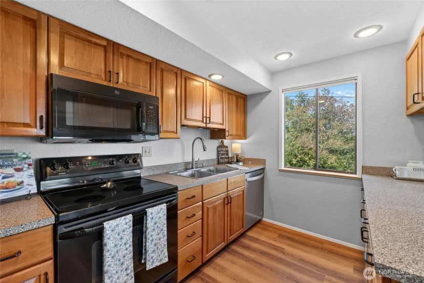 Property photo for 317 Kennebeck Avenue S #104, Kent photo 10