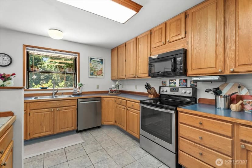 Property photo for 19407 228th Avenue Se, Maple Valley photo 15