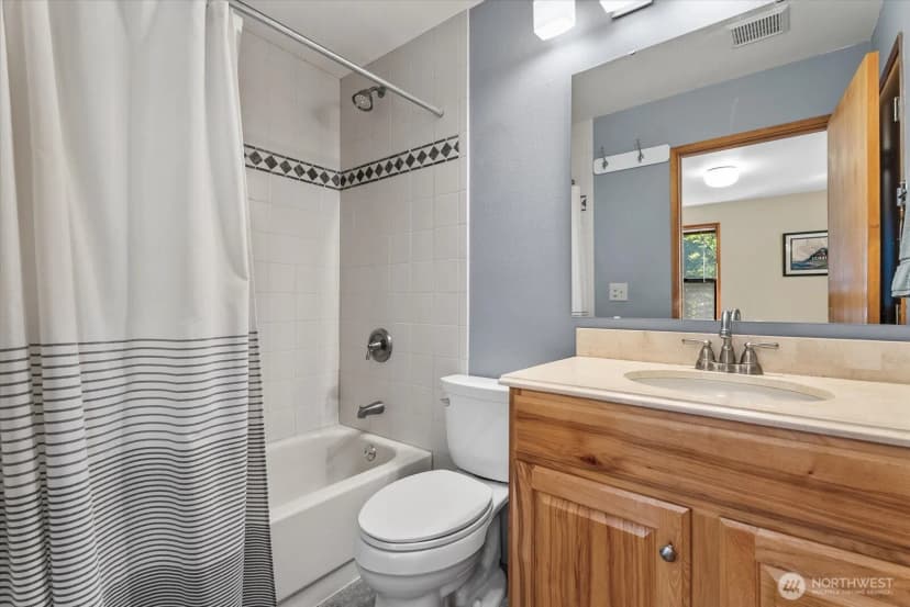 Property photo for 19407 228th Avenue Se, Maple Valley photo 24