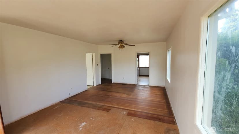 Property photo for 301 W 3rd St, Port Angeles photo 6