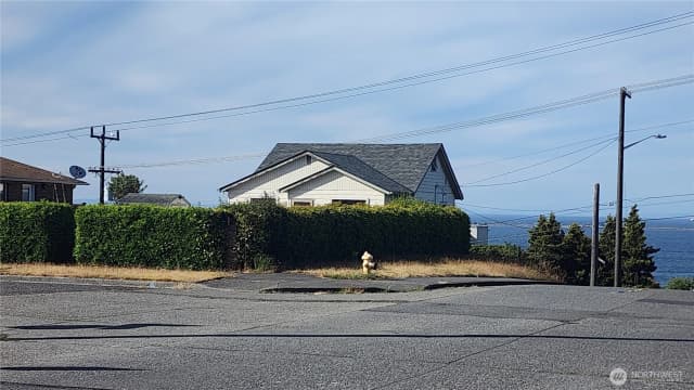 Property photo for 301 W 3rd St, Port Angeles