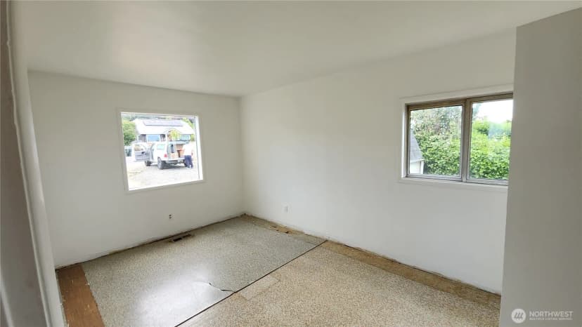 Property photo for 301 W 3rd St, Port Angeles photo 5