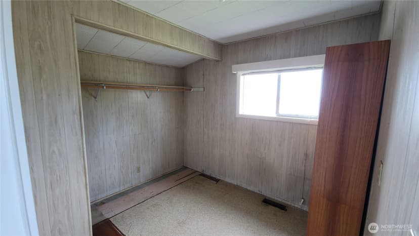 Property photo for 301 W 3rd St, Port Angeles photo 11