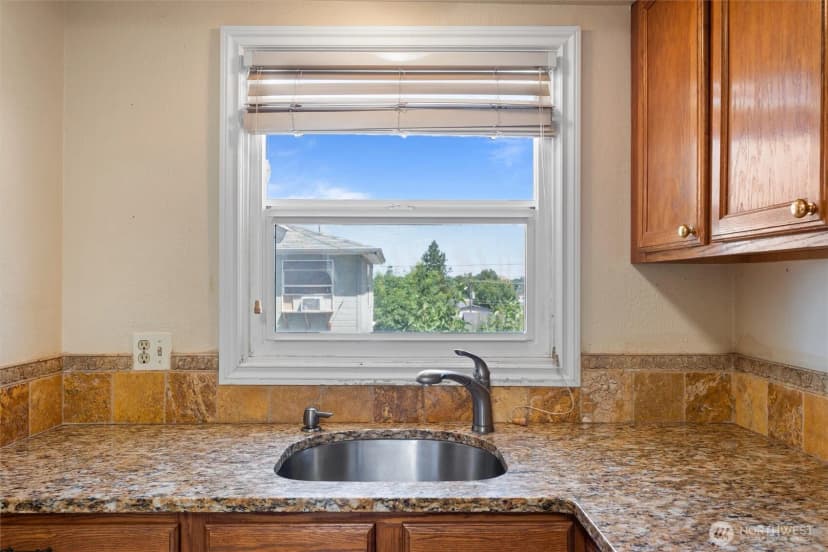 Property photo for 26 Sw 13th, College Place photo 12