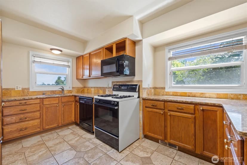 Property photo for 26 Sw 13th, College Place photo 10