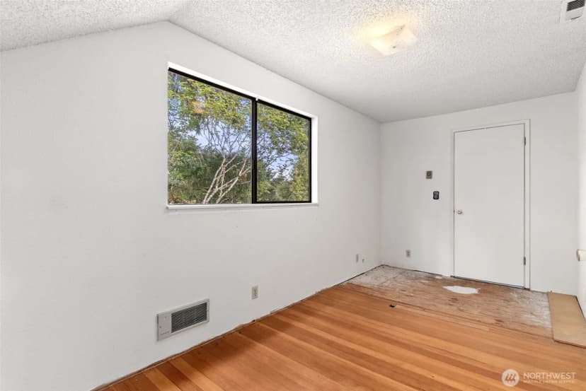 Property photo for 8123 Veterans Drive Sw, Lakewood photo 25