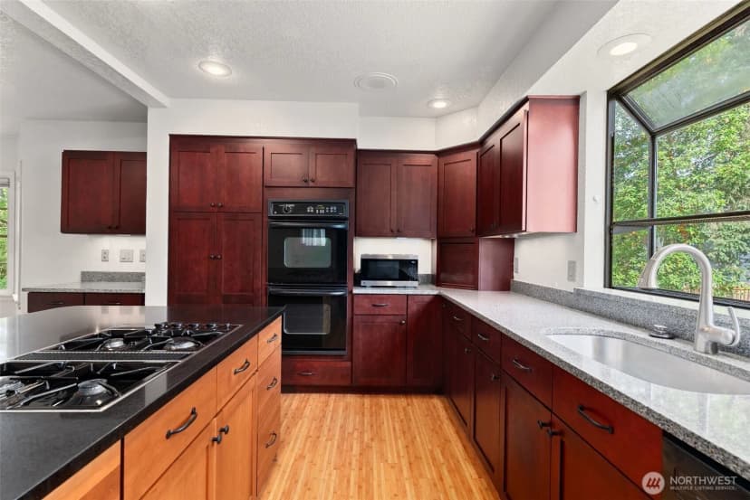 Property photo for 8123 Veterans Drive Sw, Lakewood photo 12