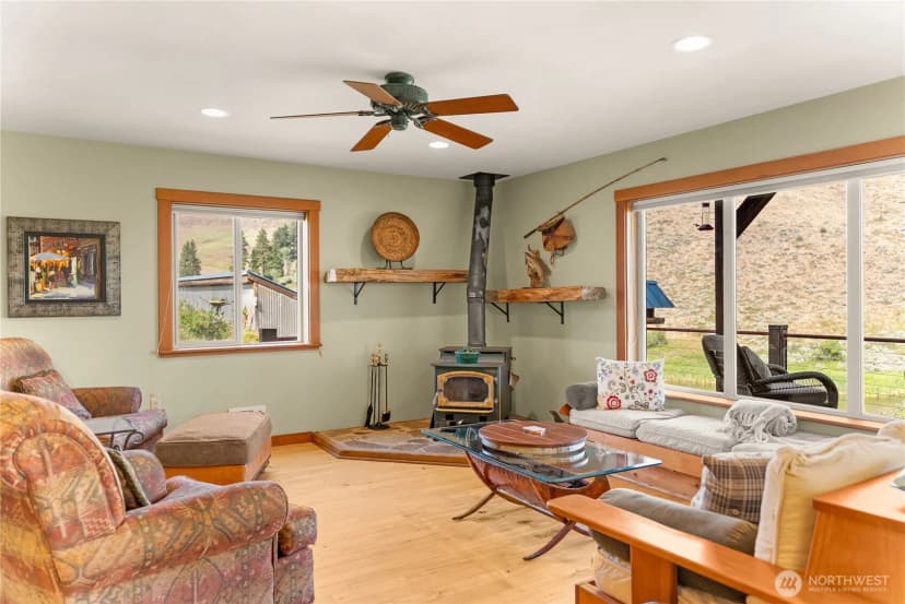 Property photo for 494 Rendezvous Road, Winthrop photo 11