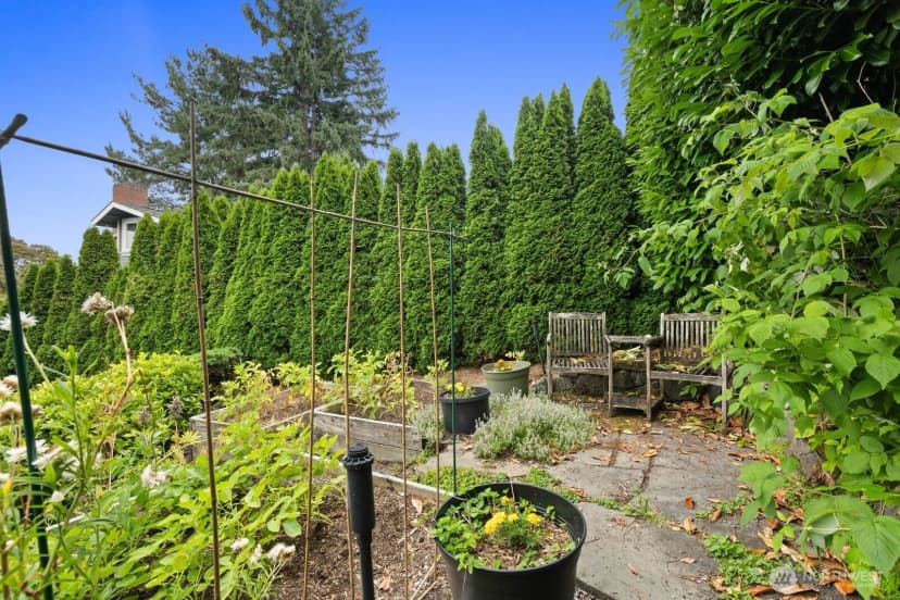 Property photo for 1525 36th Avenue S, Seattle photo 35