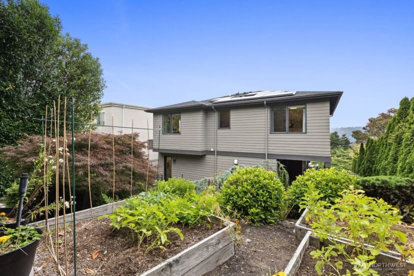 Property photo for 1525 36th Avenue S, Seattle photo 36