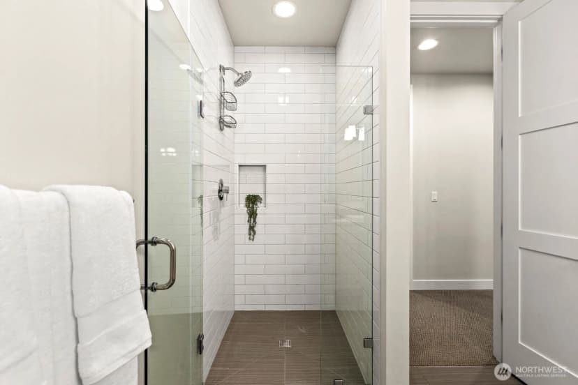 Property photo for 1525 36th Avenue S, Seattle photo 15