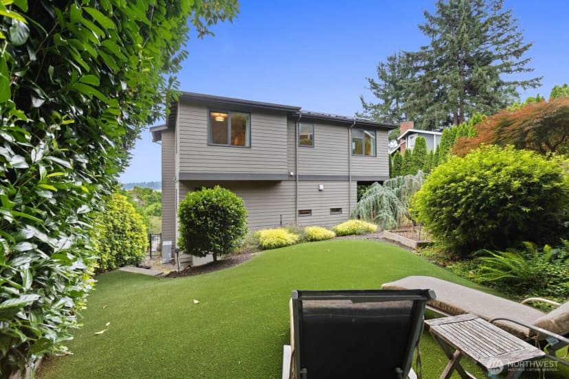 Property photo for 1525 36th Avenue S, Seattle photo 34