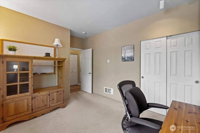 Property photo for 12712 Admiralty Way #b204, Everett photo 18