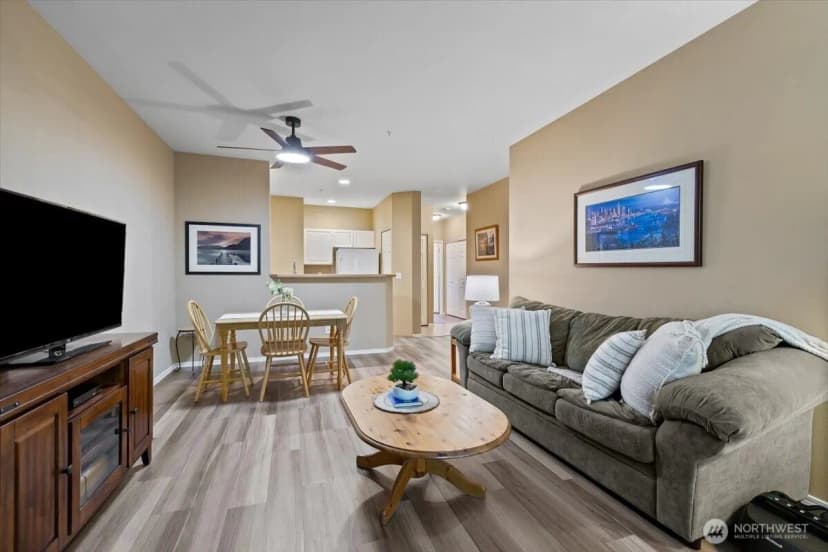 Property photo for 12712 Admiralty Way #b204, Everett photo 6