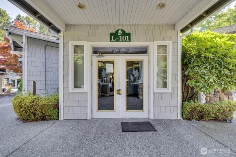 Property photo for 12712 Admiralty Way #b204, Everett photo 23
