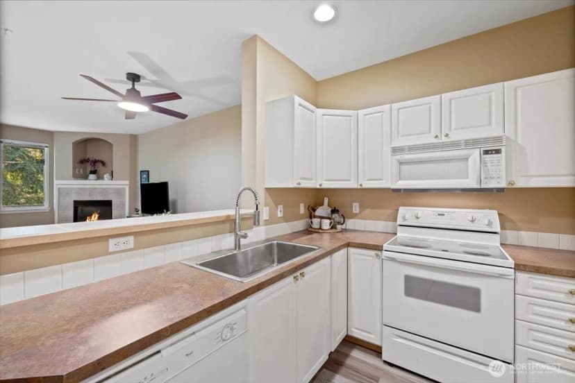 Property photo for 12712 Admiralty Way #b204, Everett photo 12