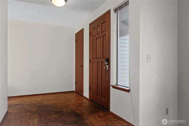 Property photo for 9901 76th Street Sw, Lakewood photo 3