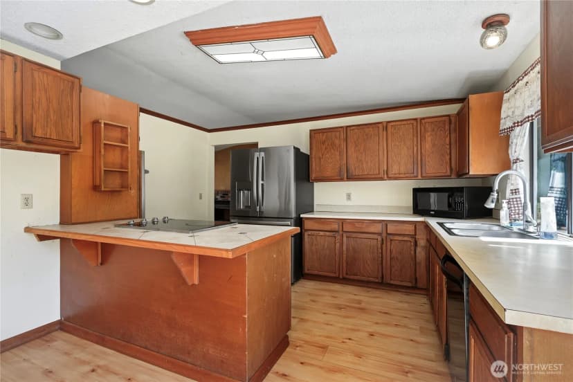 Property photo for 9901 76th Street Sw, Lakewood photo 9