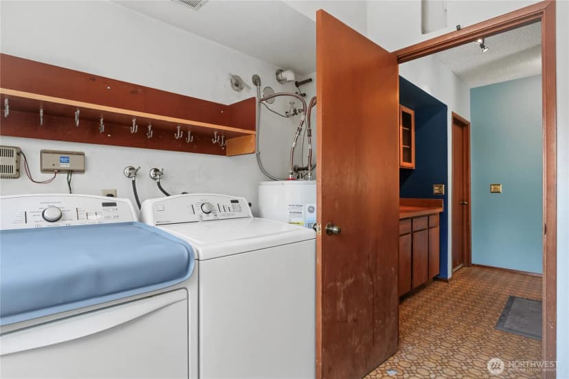 Property photo for 9901 76th Street Sw, Lakewood photo 15