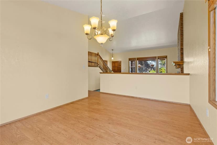 Property photo for 13700 Se 201st Street, Kent photo 8