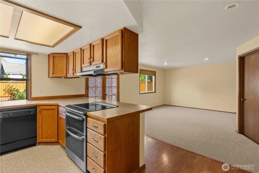 Property photo for 13700 Se 201st Street, Kent photo 17