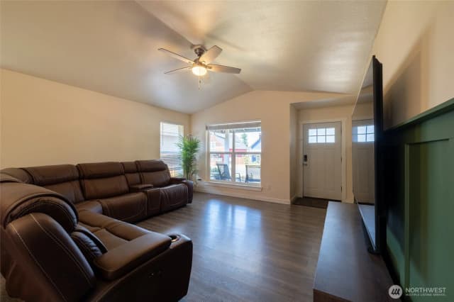 Property photo for 1418 Windsor Avenue, Centralia photo 4