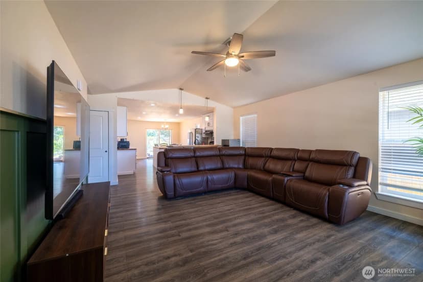 Property photo for 1418 Windsor Avenue, Centralia photo 6