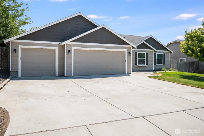 Property photo for 2670 Hickory Avenue, West Richland photo 32