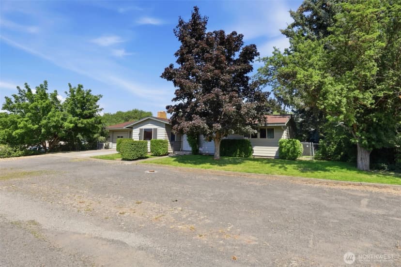 Property photo for 401 11th Street, Davenport photo 27