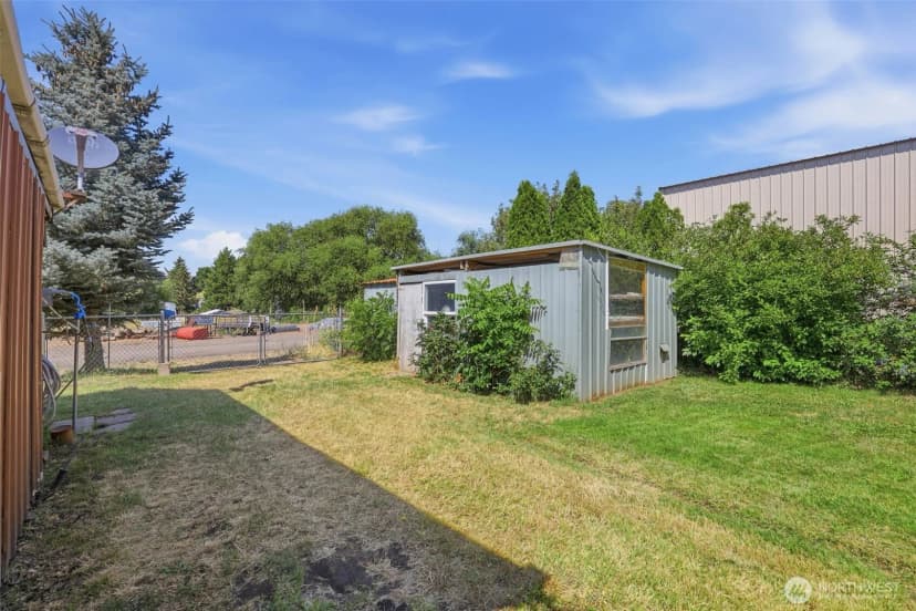 Property photo for 401 11th Street, Davenport photo 24