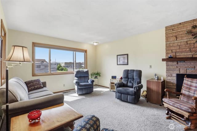 Property photo for 401 11th Street, Davenport photo 4
