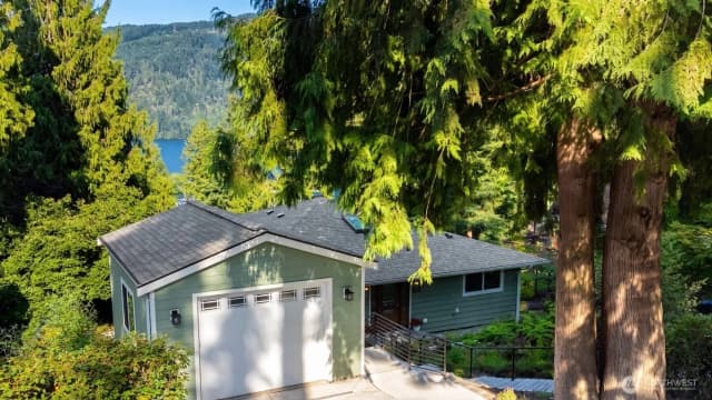 Property photo for 44 Windward, Bellingham photo 3
