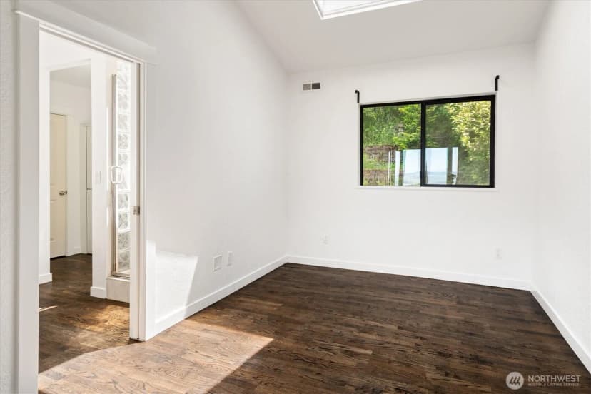 Property photo for 2364 Hobart Avenue Sw, Seattle photo 24