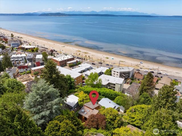 Property photo for 2364 Hobart Avenue Sw, Seattle photo 3