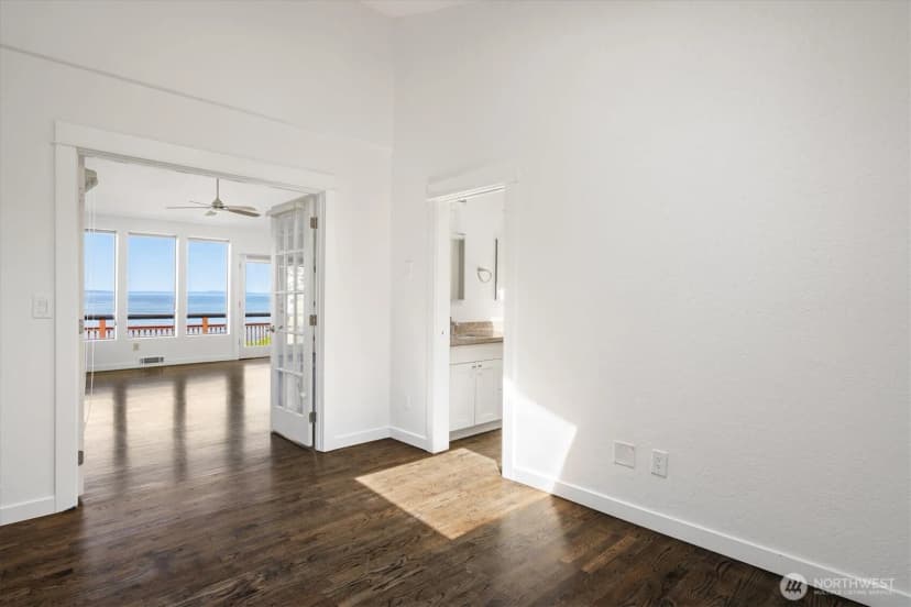 Property photo for 2364 Hobart Avenue Sw, Seattle photo 25