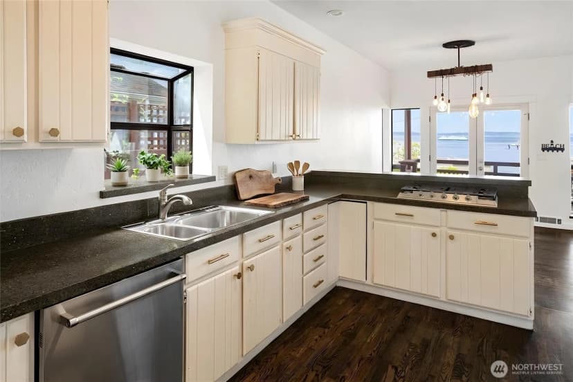 Property photo for 2364 Hobart Avenue Sw, Seattle photo 13