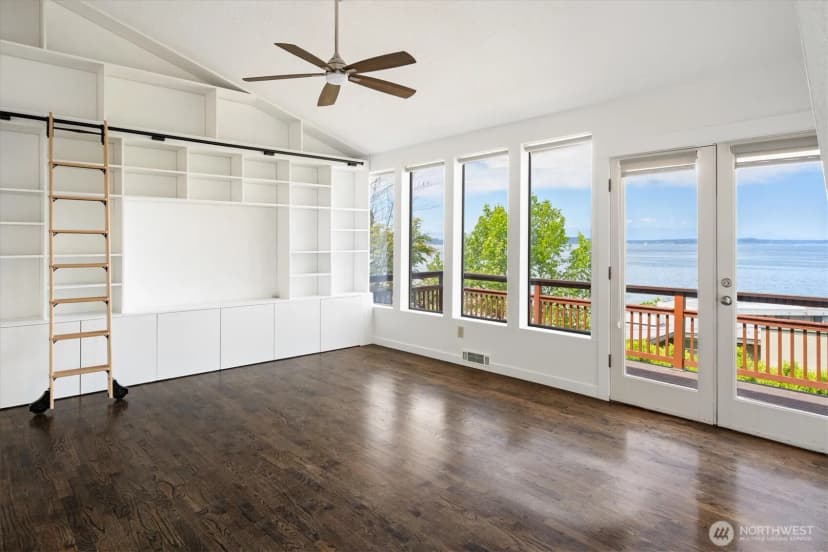 Property photo for 2364 Hobart Avenue Sw, Seattle photo 2