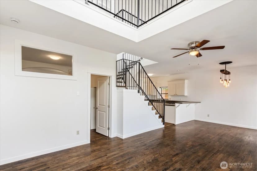 Property photo for 2364 Hobart Avenue Sw, Seattle photo 12