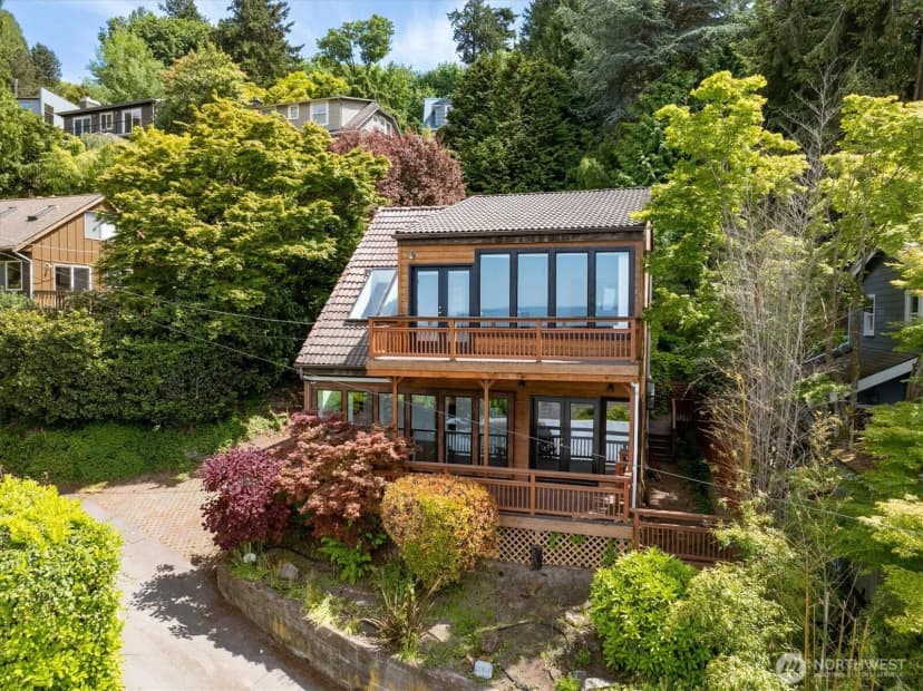 Property photo for 2364 Hobart Avenue Sw, Seattle photo 31