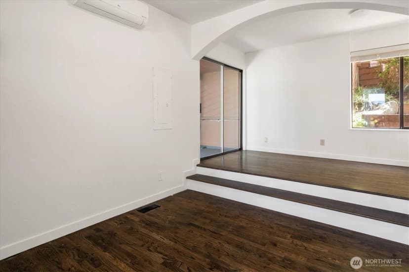 Property photo for 2364 Hobart Avenue Sw, Seattle photo 17