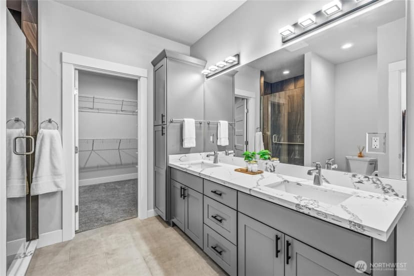 Property photo for 1725 Aaron Drive, Lynden photo 11