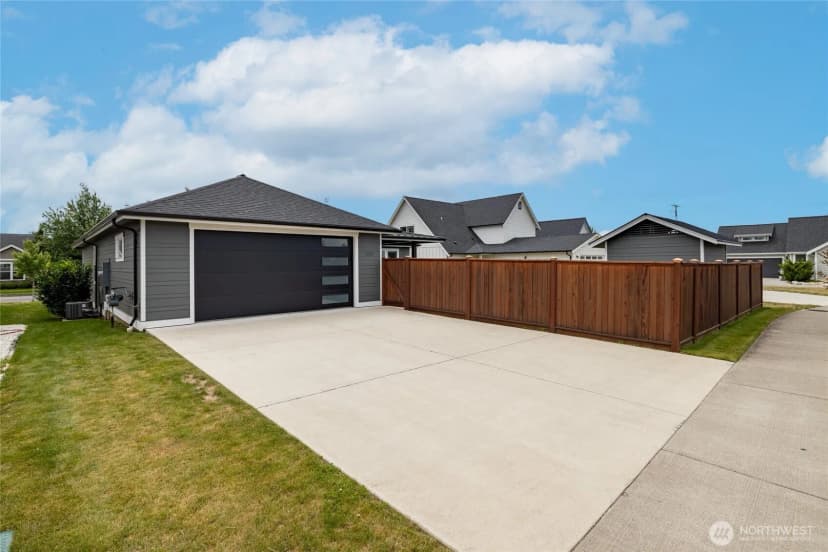 Property photo for 1725 Aaron Drive, Lynden photo 26