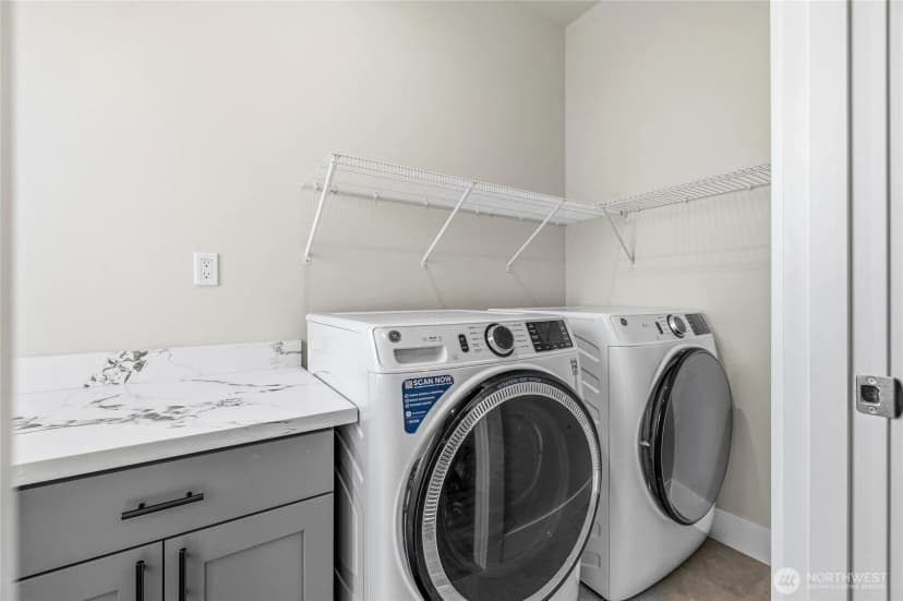 Property photo for 1725 Aaron Drive, Lynden photo 23