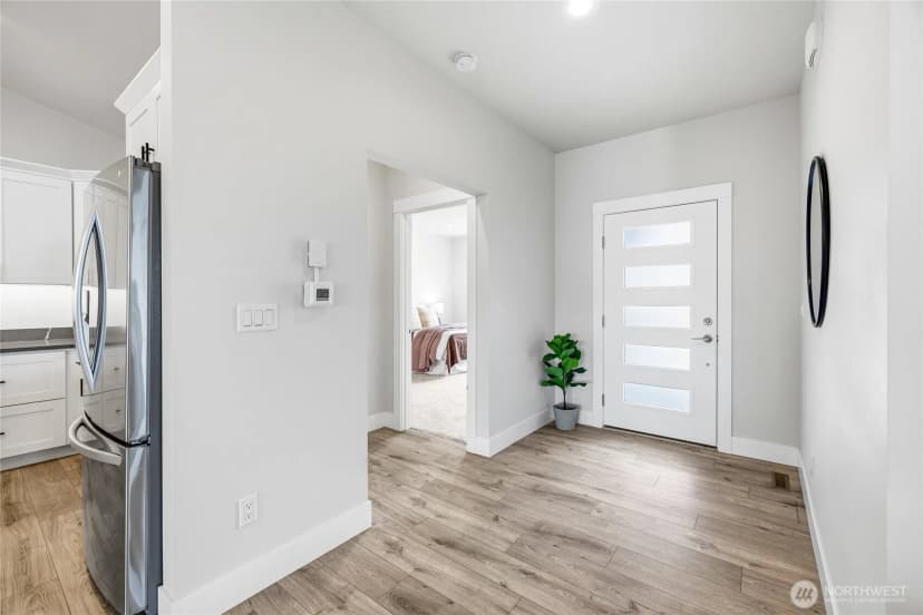 Property photo for 1725 Aaron Drive, Lynden photo 2