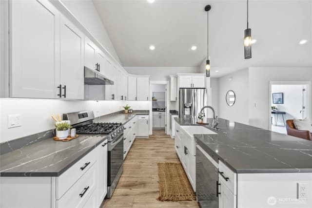 Property photo for 1725 Aaron Drive, Lynden photo 5