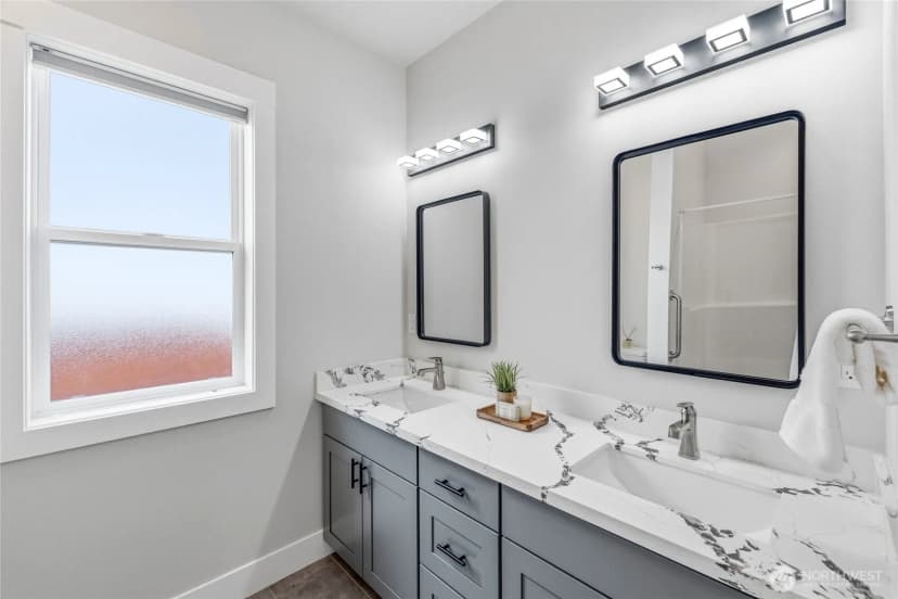 Property photo for 1725 Aaron Drive, Lynden photo 20